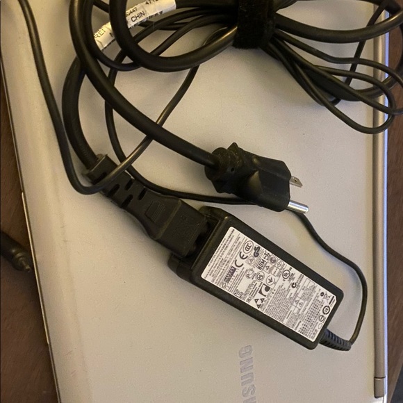 1st generation ( 2012) chrome book - Picture 5 of 11